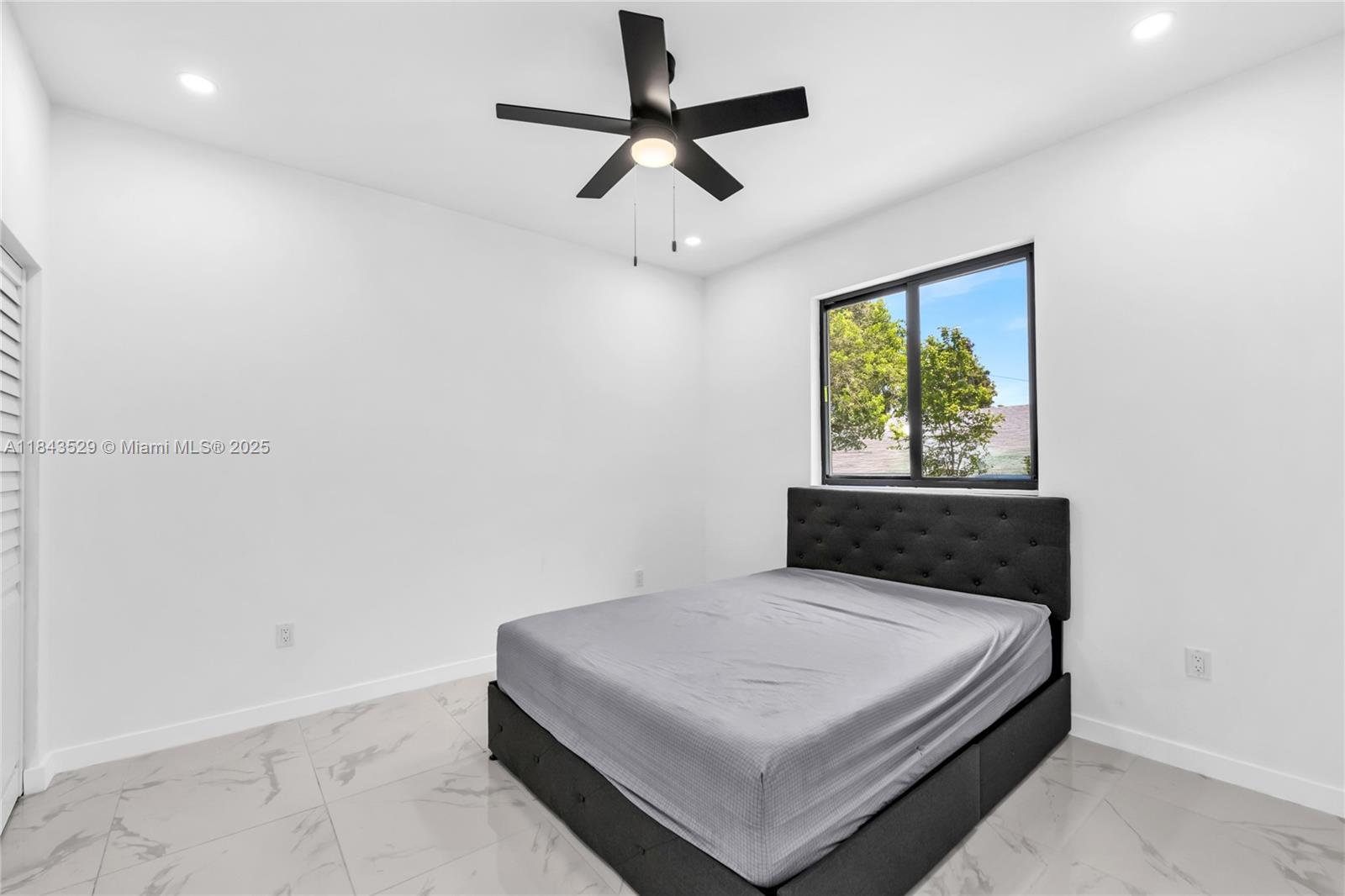 SANDERS PARK - Residential