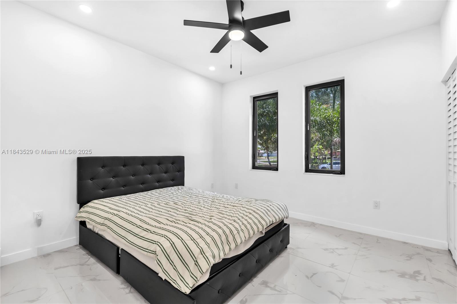 SANDERS PARK - Residential