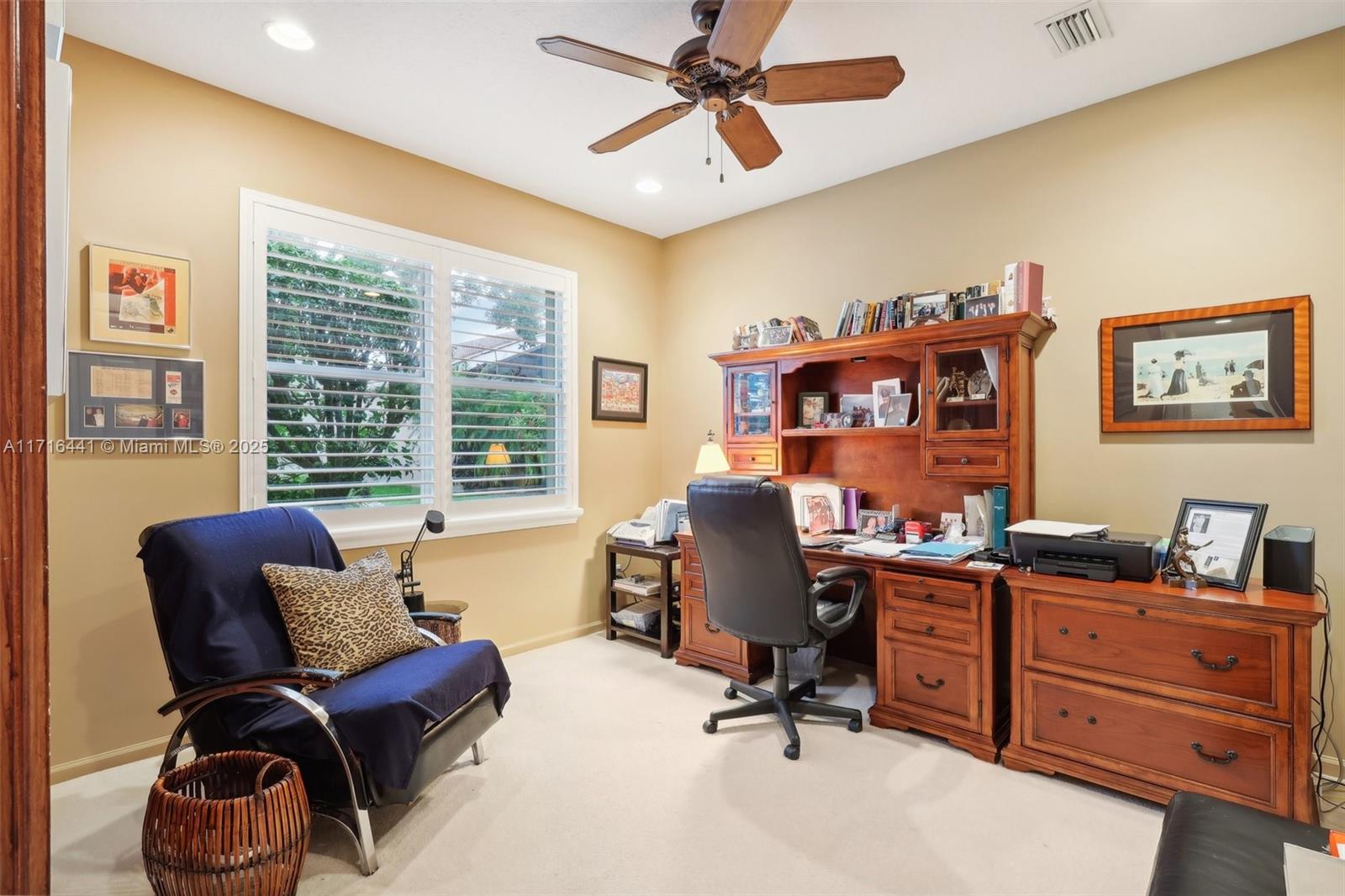 VALENCIA PALMS 6 - Residential