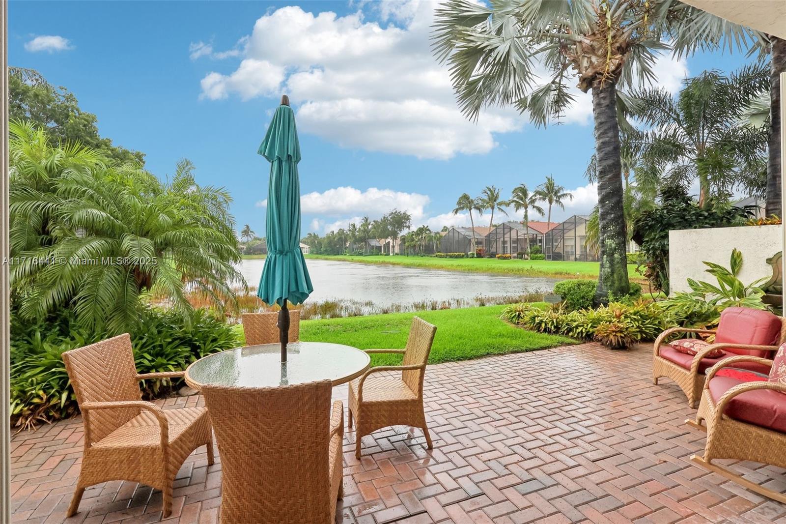 VALENCIA PALMS 6 - Residential