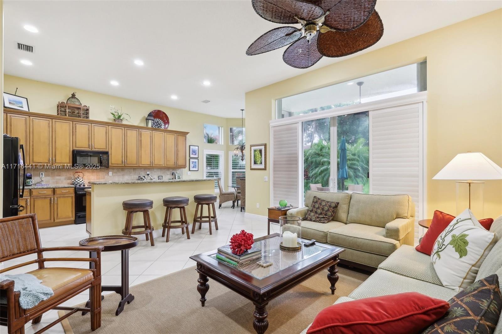 VALENCIA PALMS 6 - Residential