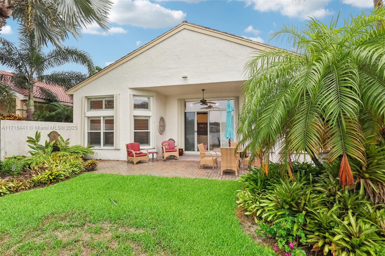 VALENCIA PALMS 6 - Residential