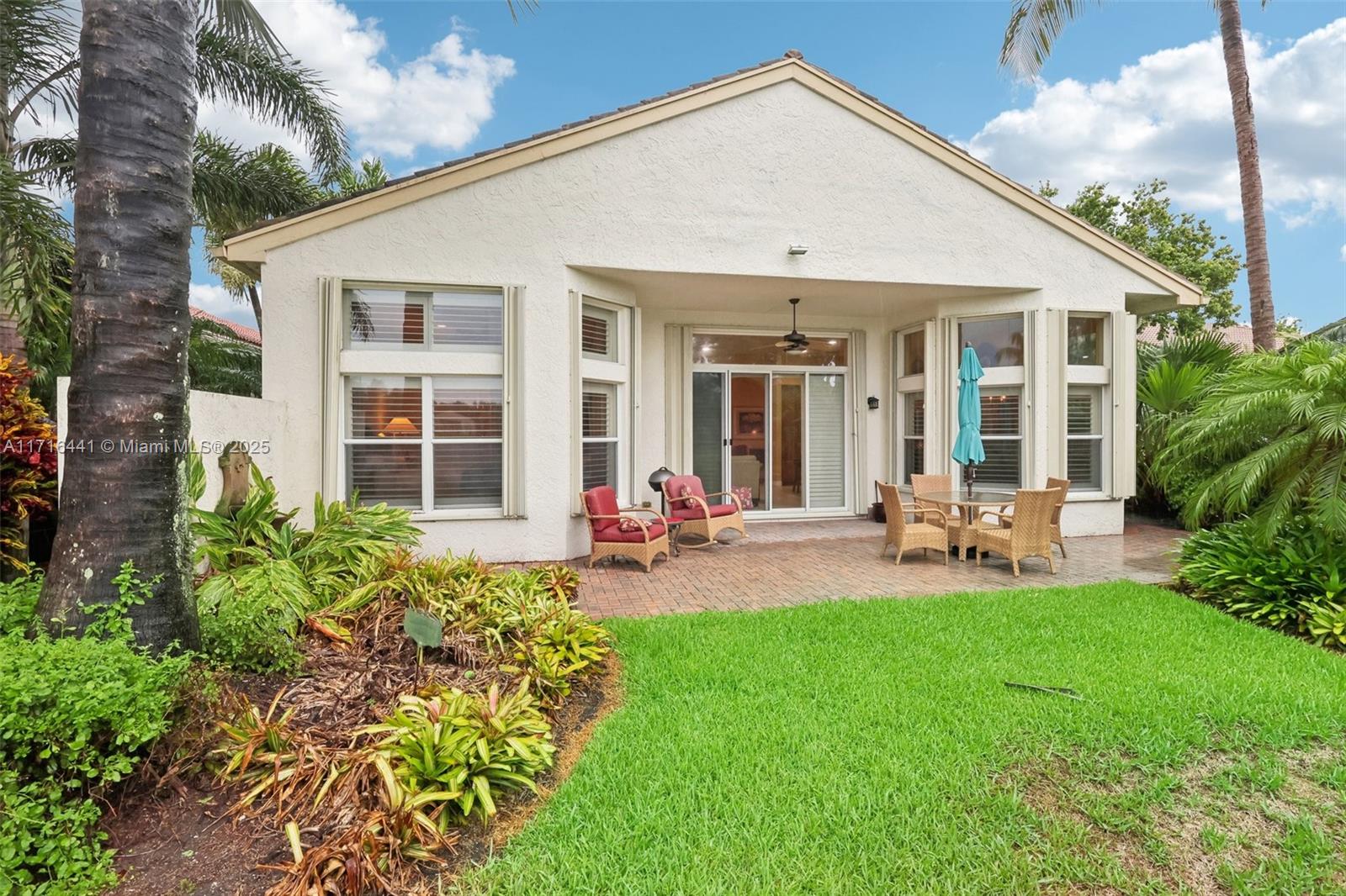 VALENCIA PALMS 6 - Residential
