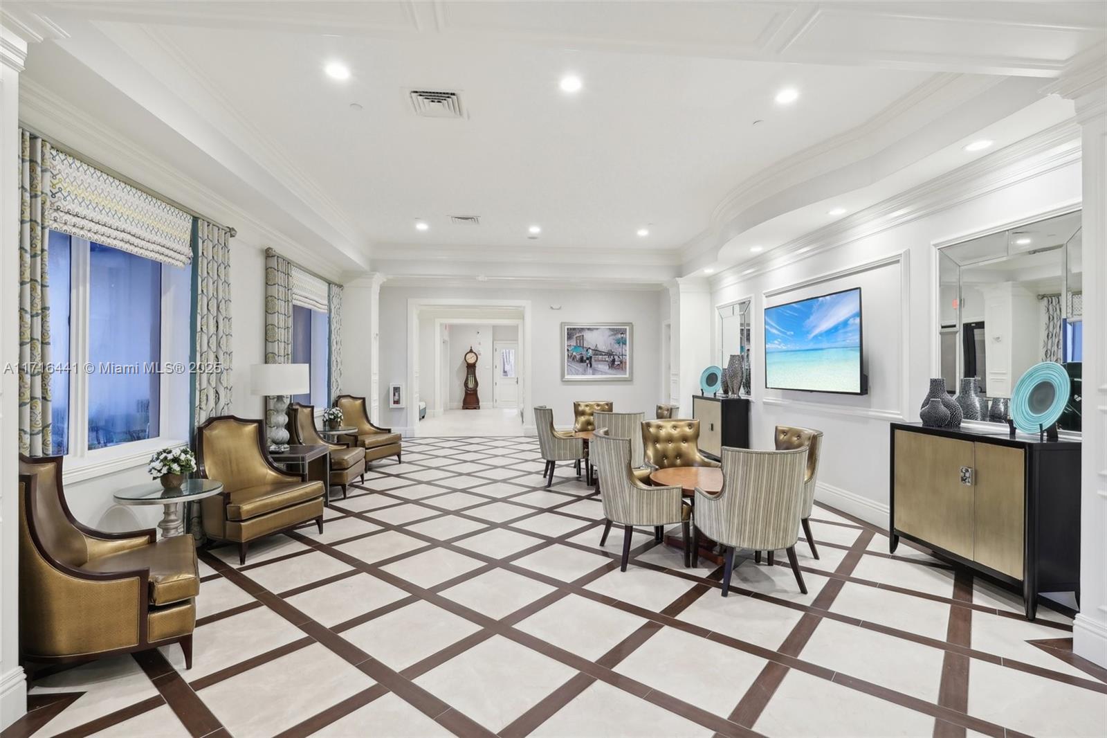 VALENCIA PALMS 6 - Residential