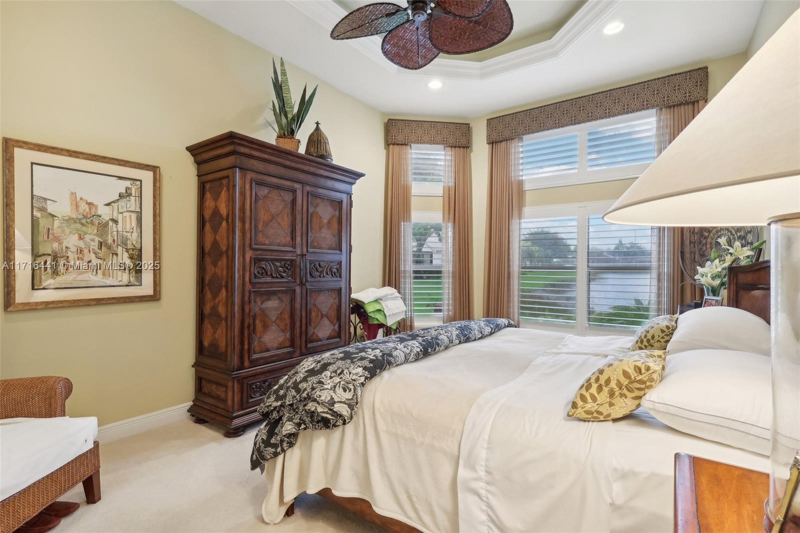 VALENCIA PALMS 6 - Residential