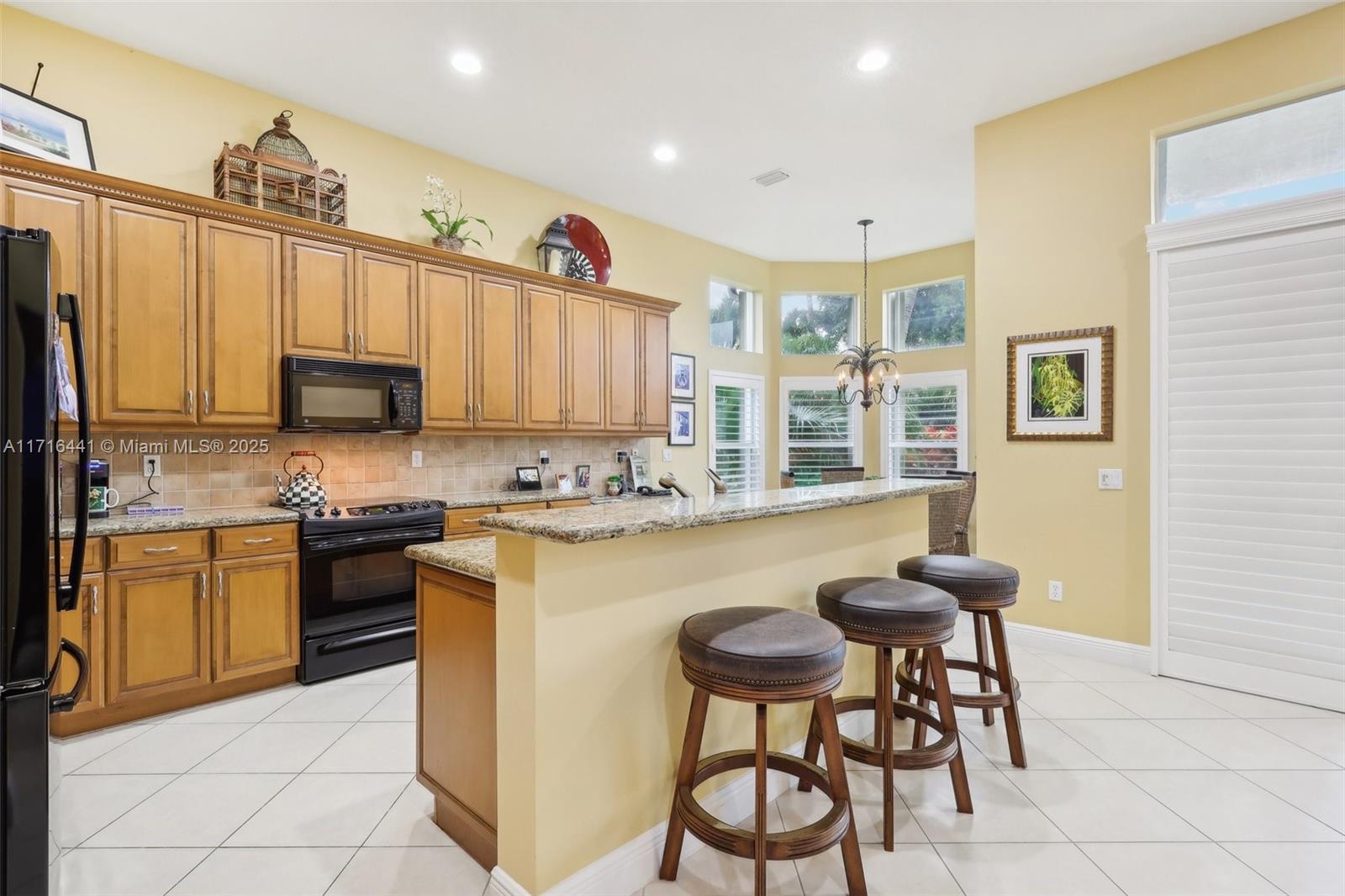 VALENCIA PALMS 6 - Residential
