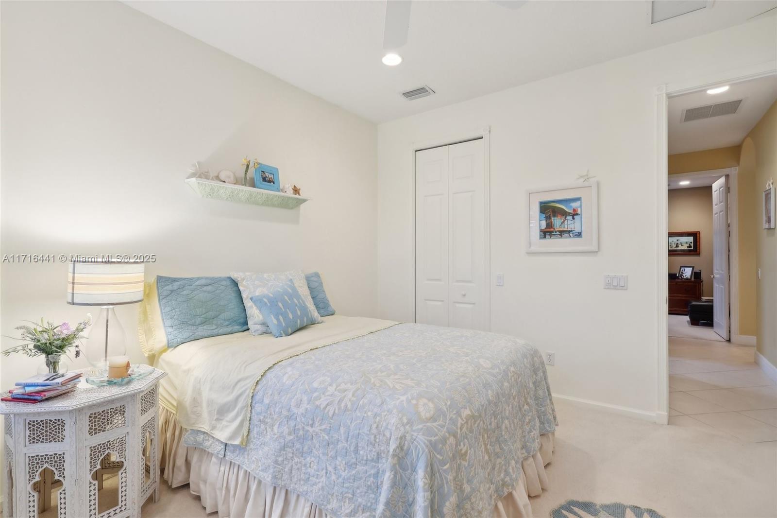 VALENCIA PALMS 6 - Residential