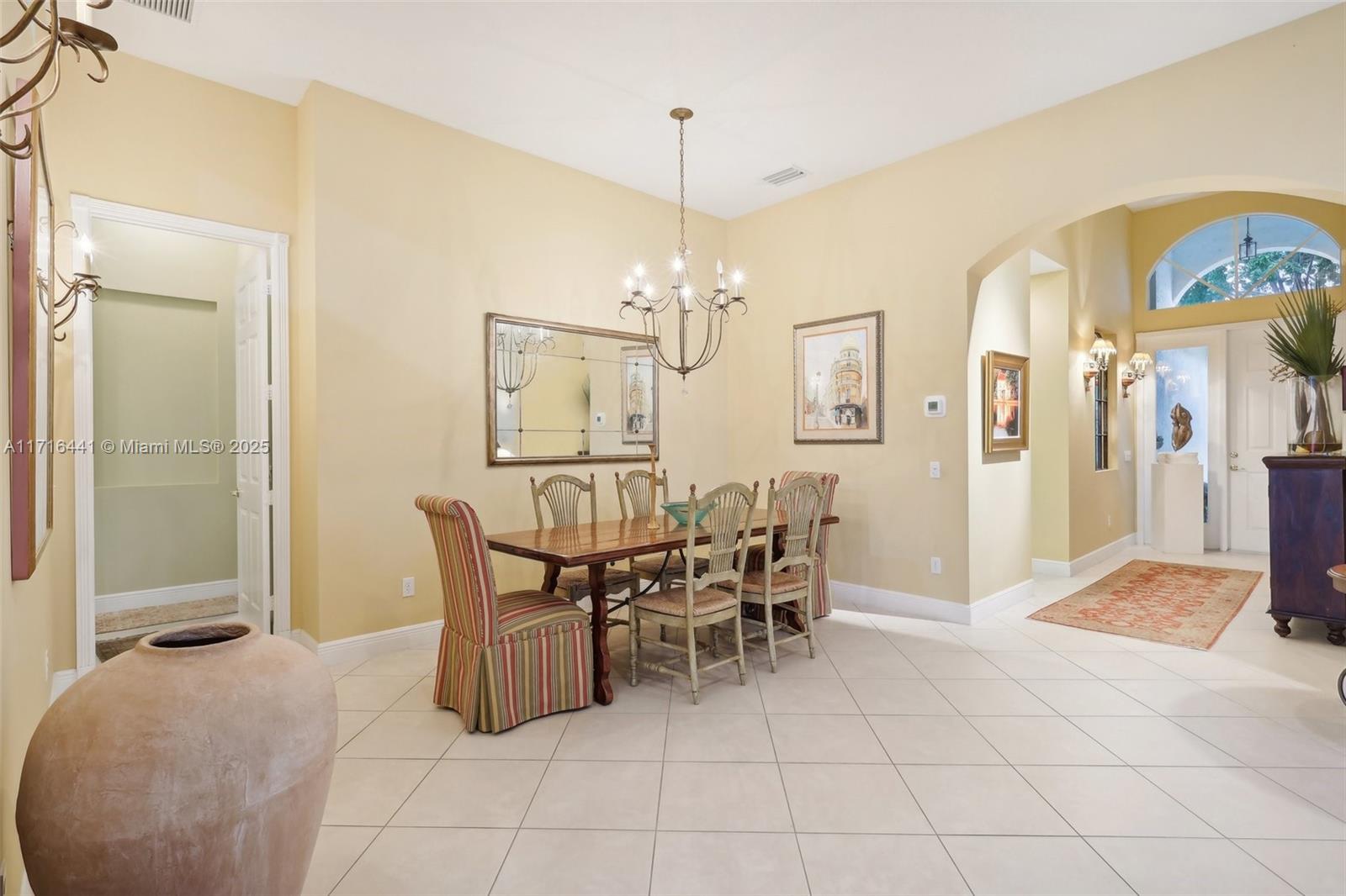 VALENCIA PALMS 6 - Residential