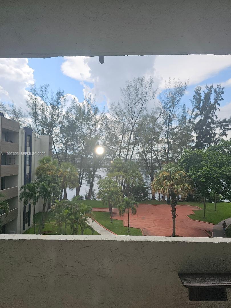 SAMARI LAKE EAST CONDO - Residential