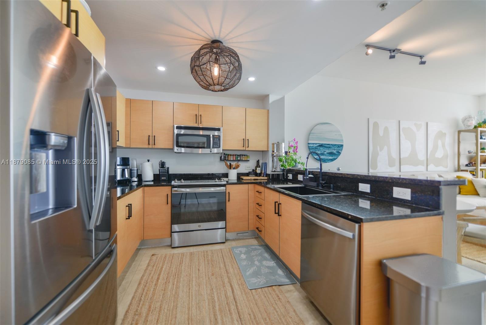 NEW WAVE CONDO - Residential