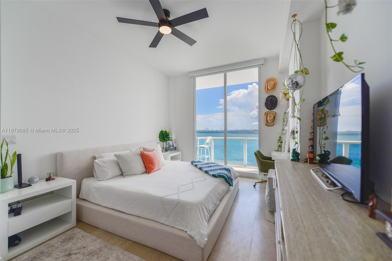 NEW WAVE CONDO - Residential