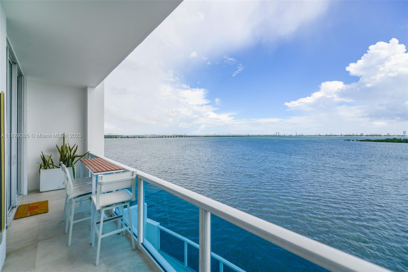 NEW WAVE CONDO - Residential