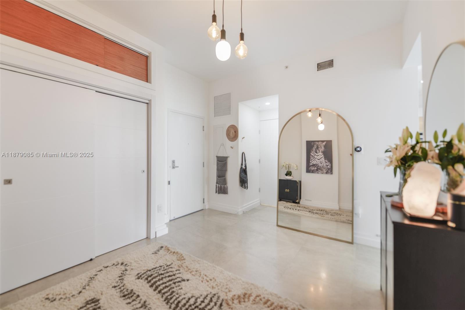 NEW WAVE CONDO - Residential