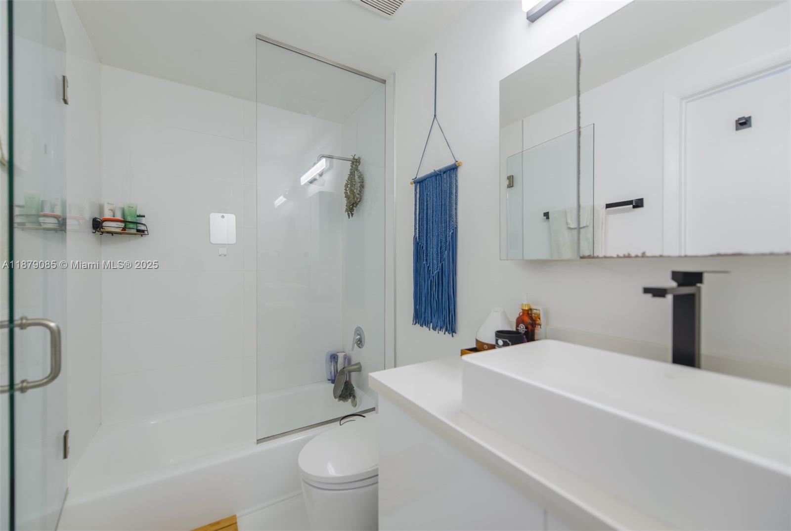 NEW WAVE CONDO - Residential