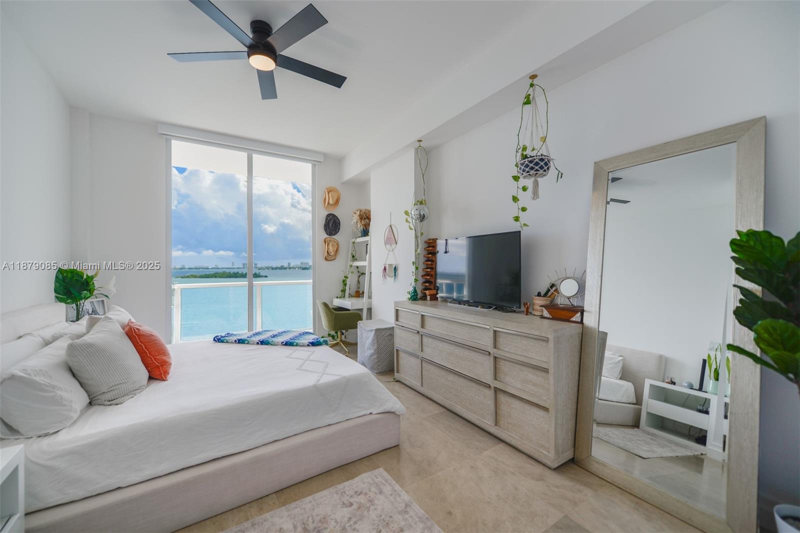 NEW WAVE CONDO - Residential