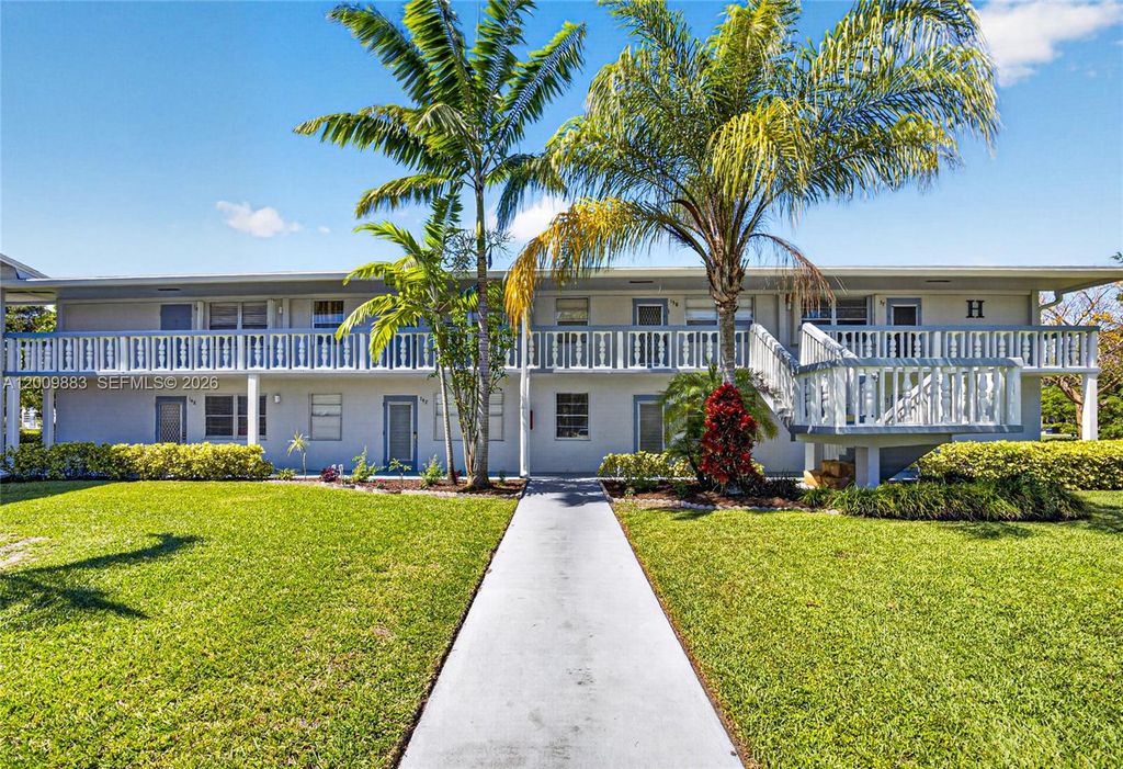 Photo of 146 Prescott H #146, Deerfield Beach, FL 33442 (MLS # A12009883)