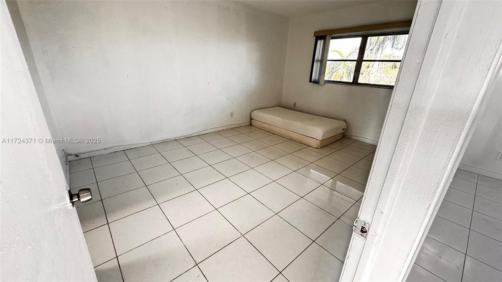 BISC LAKE GARDENS CONDO N - Residential
