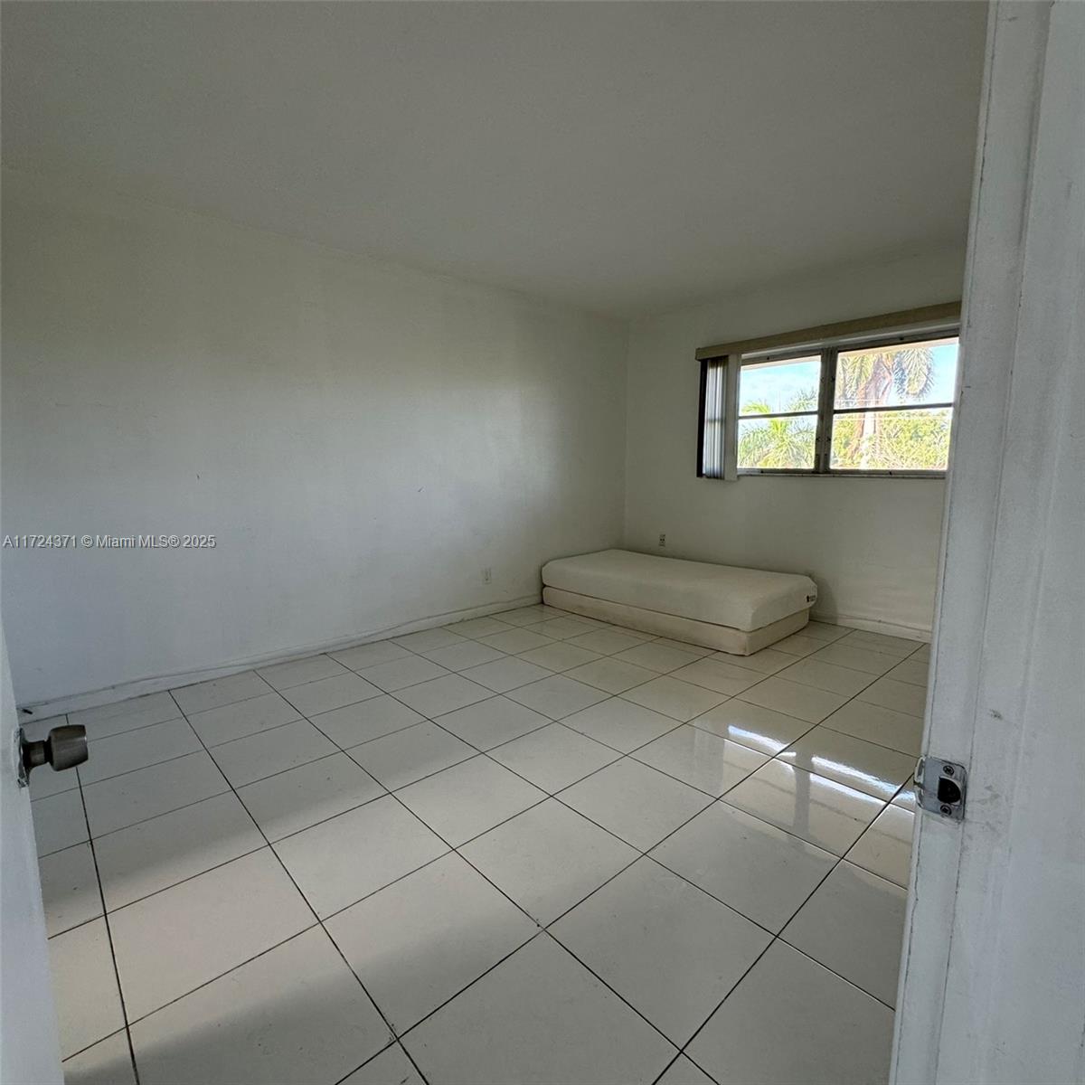 BISC LAKE GARDENS CONDO N - Residential