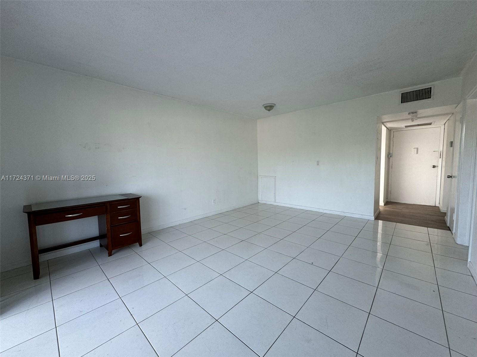 BISC LAKE GARDENS CONDO N - Residential