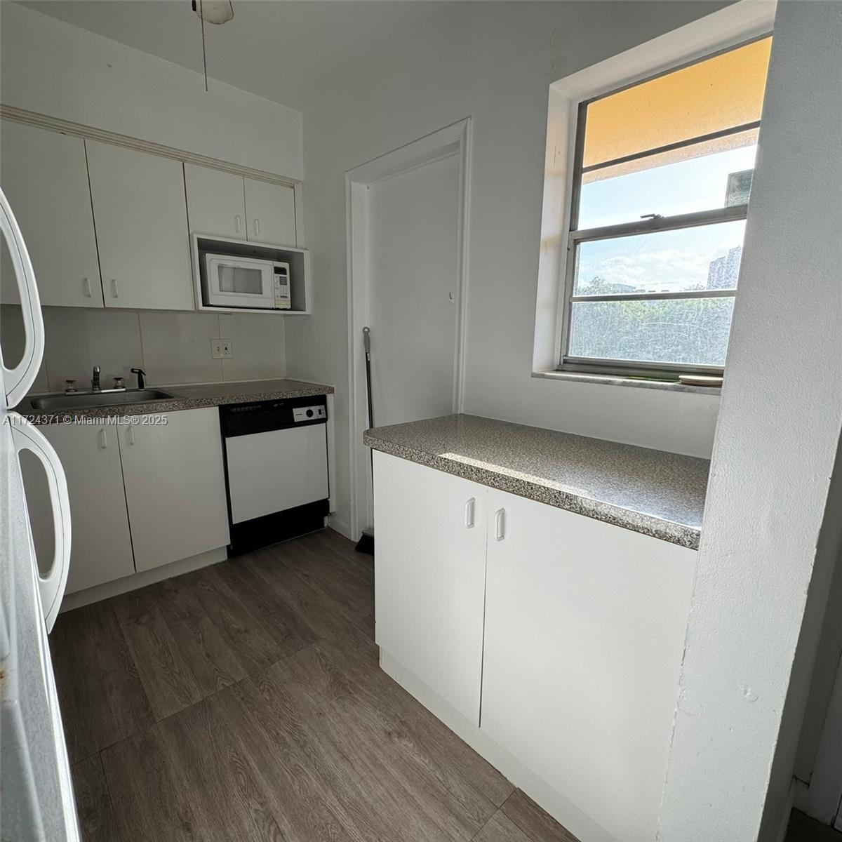 BISC LAKE GARDENS CONDO N - Residential