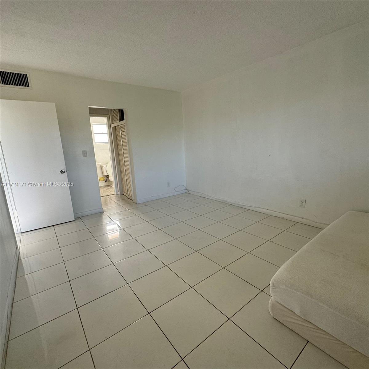 BISC LAKE GARDENS CONDO N - Residential
