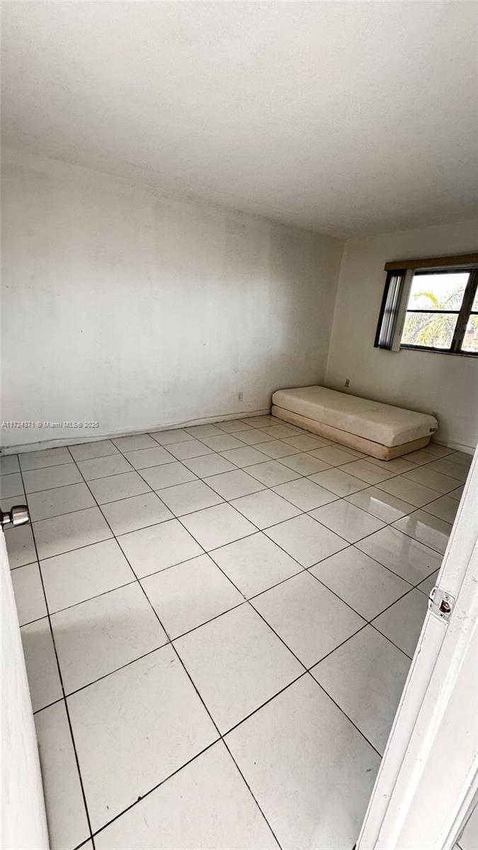 BISC LAKE GARDENS CONDO N - Residential