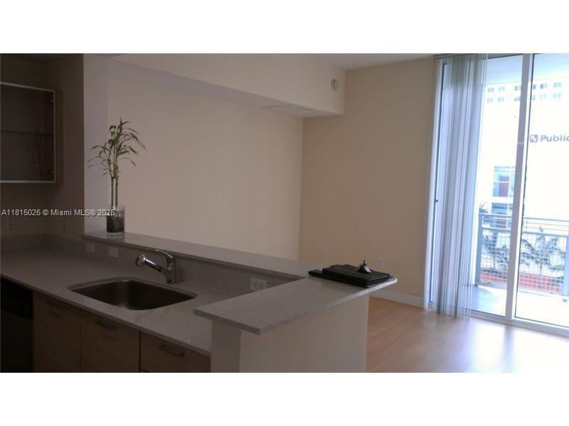 350 NE 24th St 407