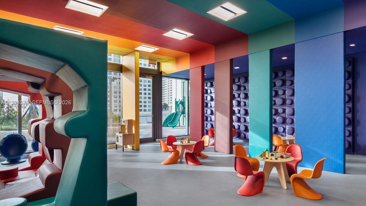 REACH CONDO - Residential Lease