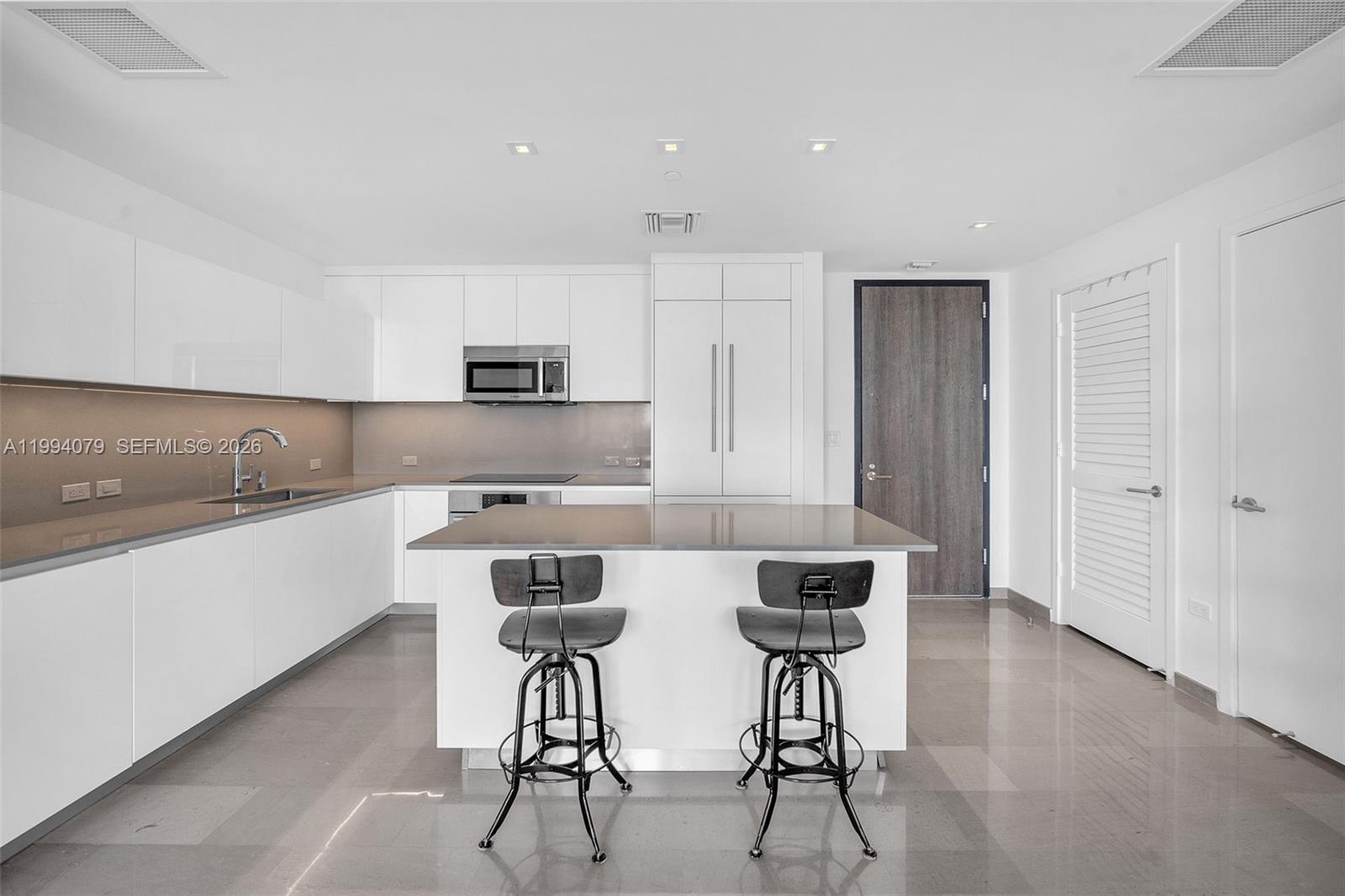 REACH CONDO - Residential Lease