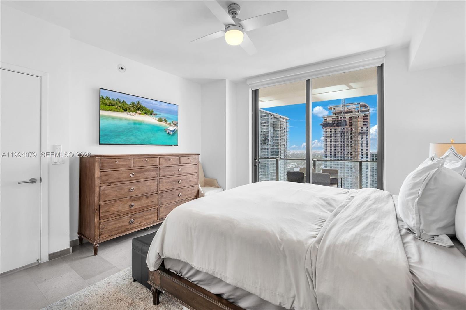 REACH CONDO - Residential Lease