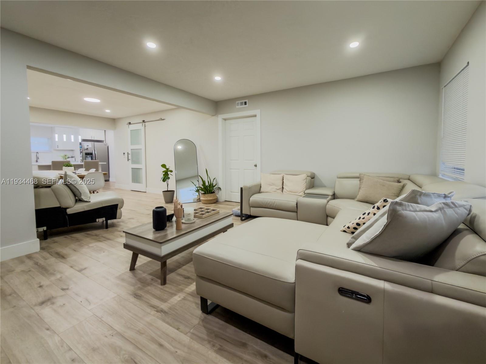 MELROSE MANOR - Residential