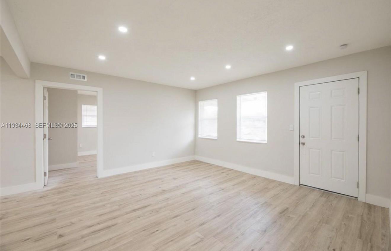 MELROSE MANOR - Residential