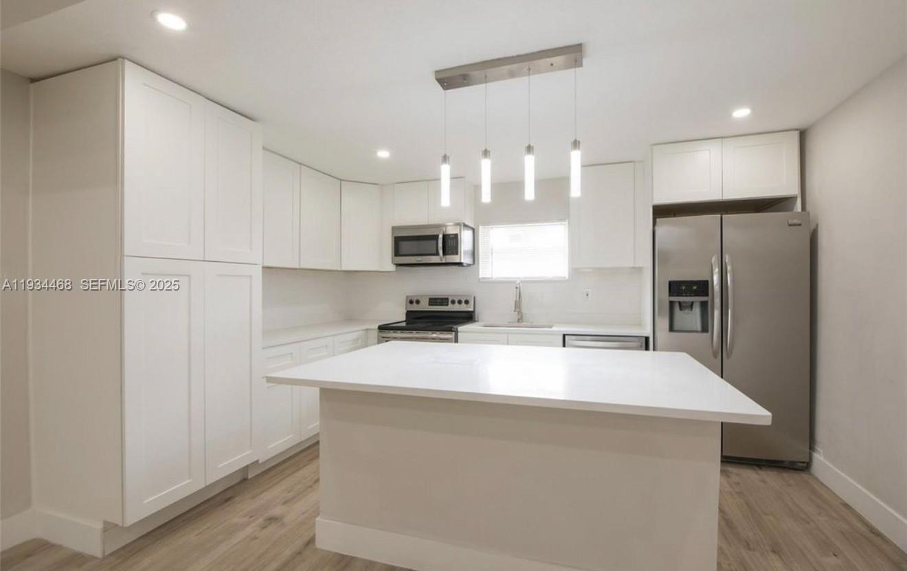 MELROSE MANOR - Residential