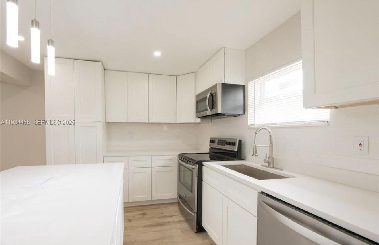 MELROSE MANOR - Residential