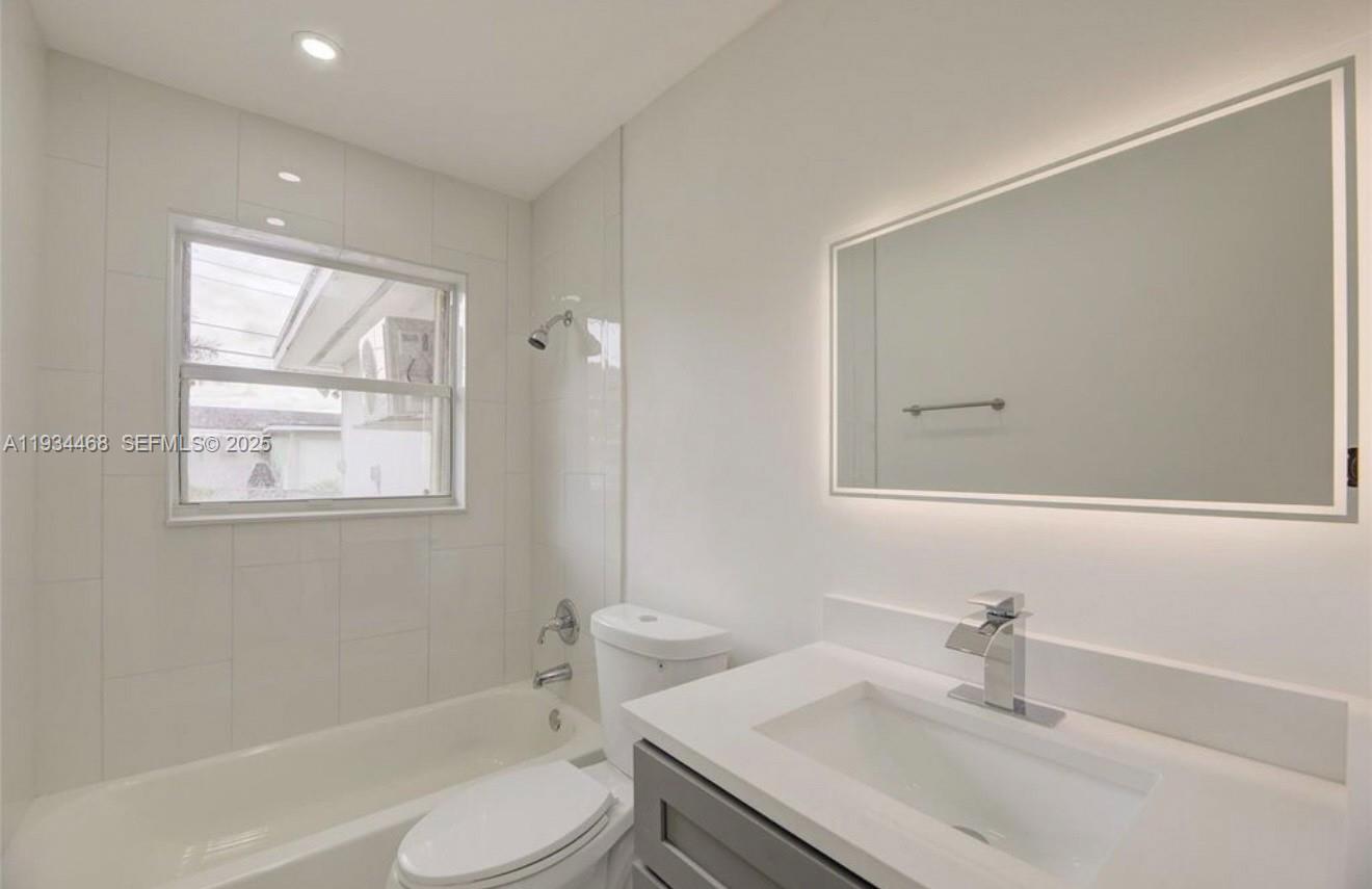 MELROSE MANOR - Residential