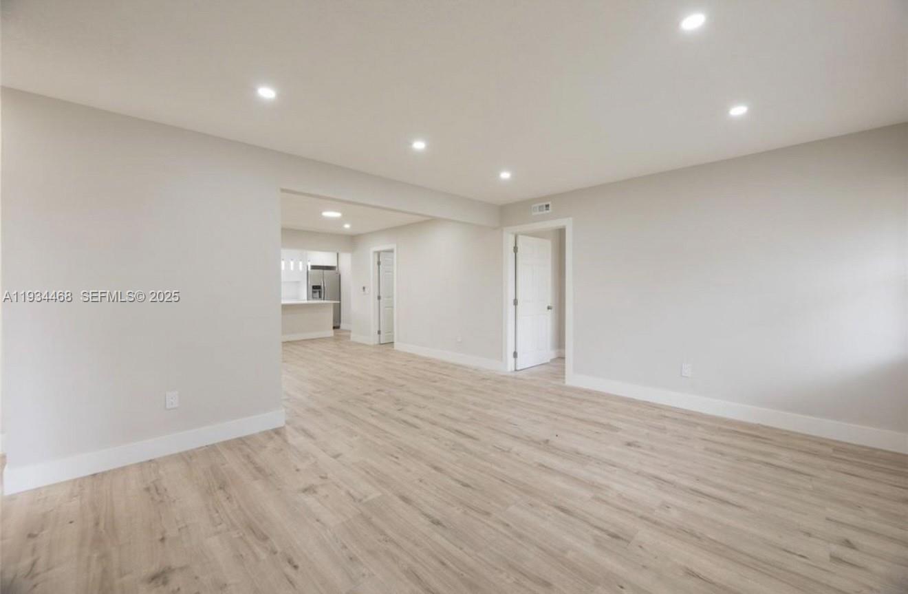 MELROSE MANOR - Residential