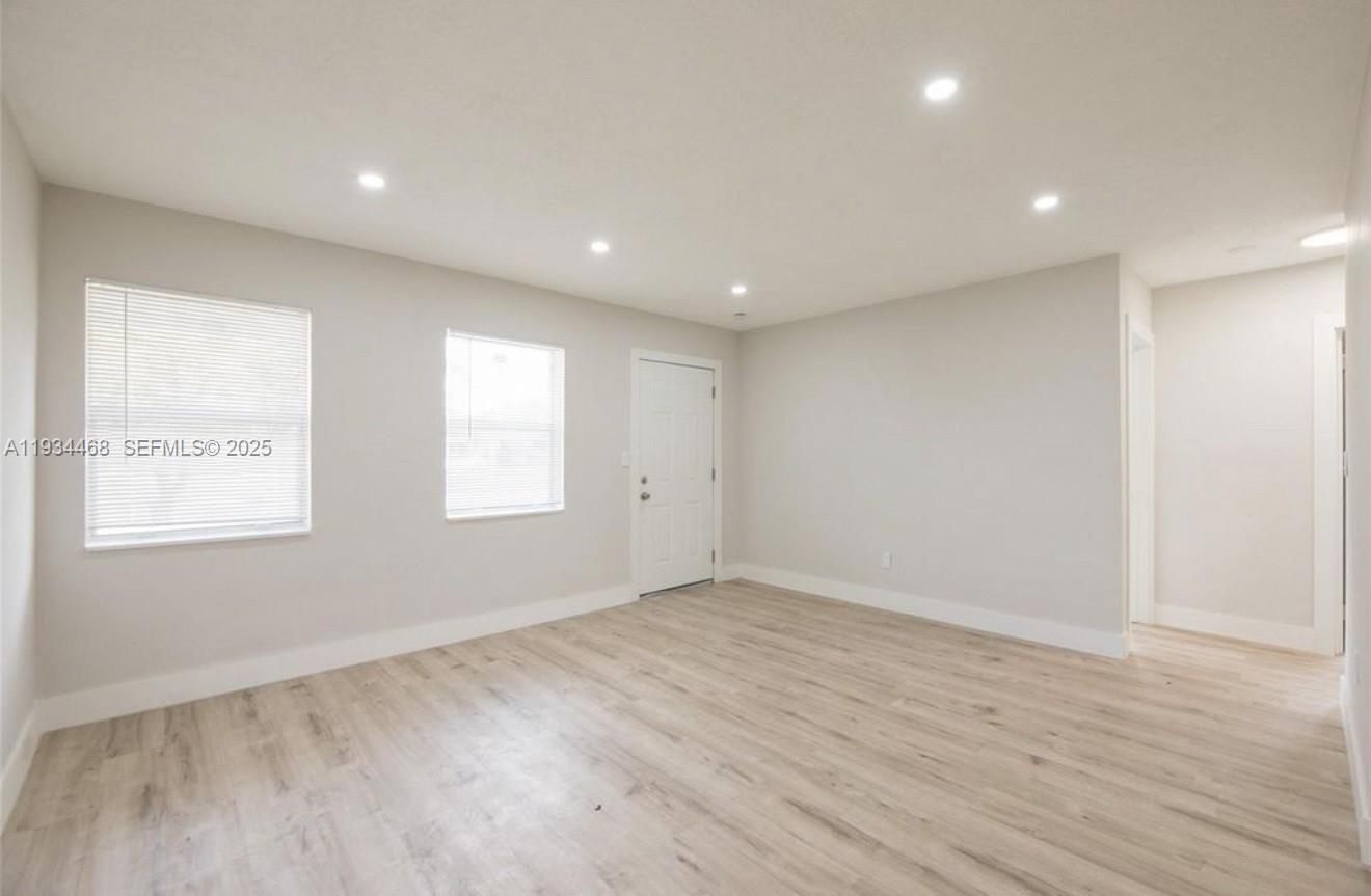 MELROSE MANOR - Residential