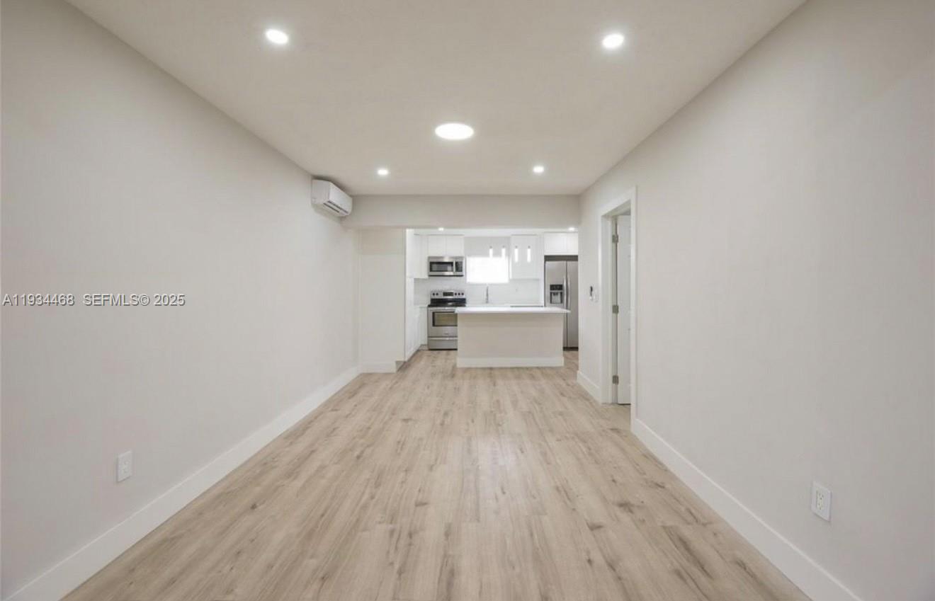 MELROSE MANOR - Residential