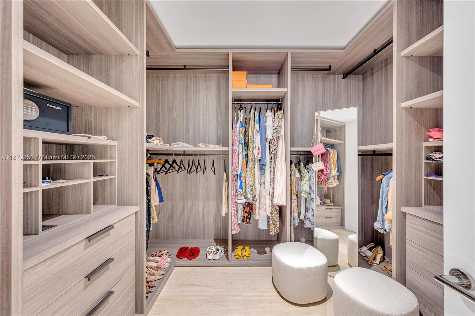 SURF CLUB CONDO - Residential