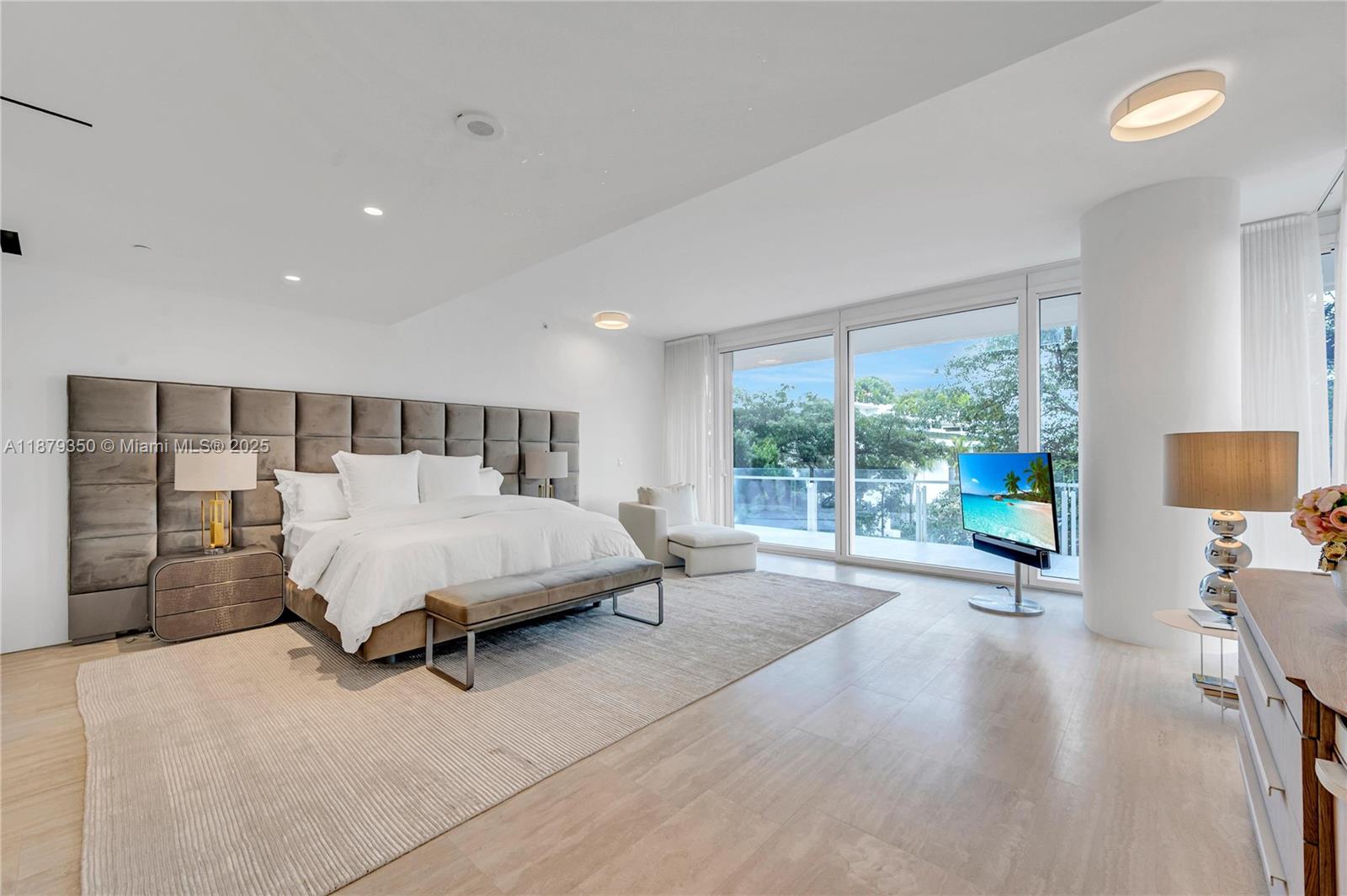 SURF CLUB CONDO - Residential