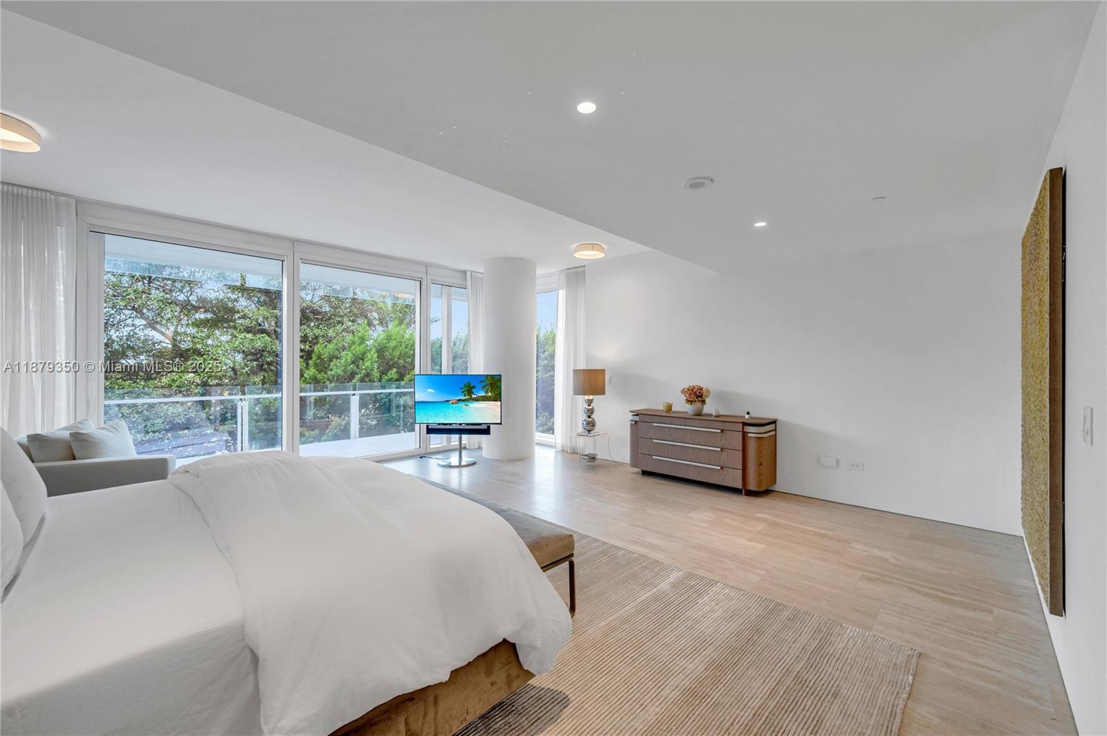 SURF CLUB CONDO - Residential