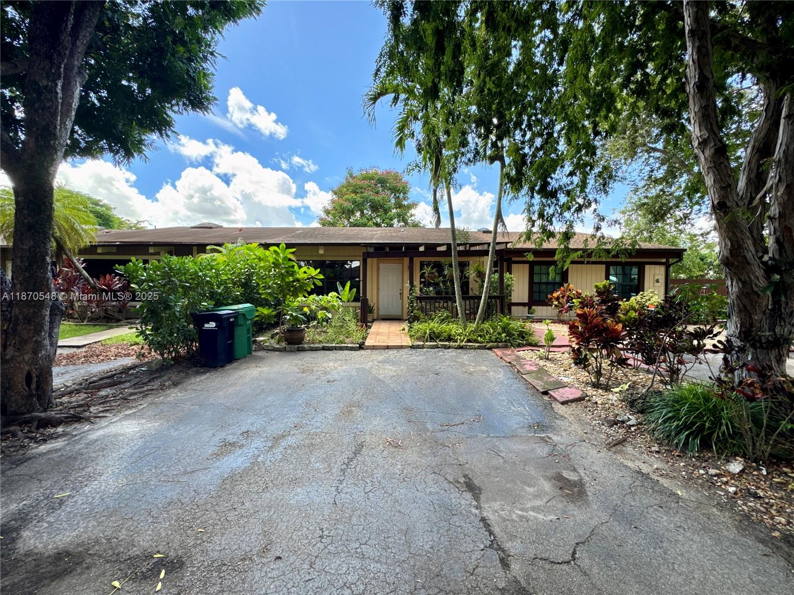 Beautiful 2 Bedroom, 2 Bath plus Loft - Lot/Block Fee Simple Townhome offering 1,222 sq ft of living space and featuring stunning wood ceilings throughout. Located in the desirable Cindis Place, a charming tree-lined community in the heart of West Kendall off the corner of 137 Ave & SW 104 St. Amenities include a community pool, 2 pickleball courts, 2 tennis courts, basketball court, playground, and walking trail. A wonderful neighborhood for families and those who enjoy an active lifestyle. Call today!