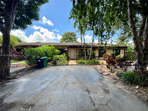 13527 SW 101st Ln Miami FL 33186