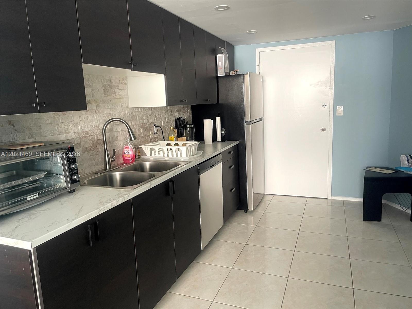 BUCKLEY TOWERS CONDO - EA - Residential