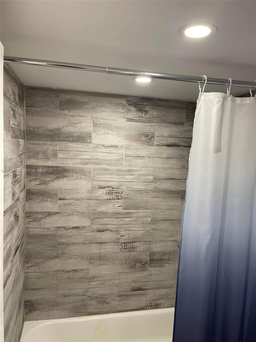 BUCKLEY TOWERS CONDO - EA - Residential