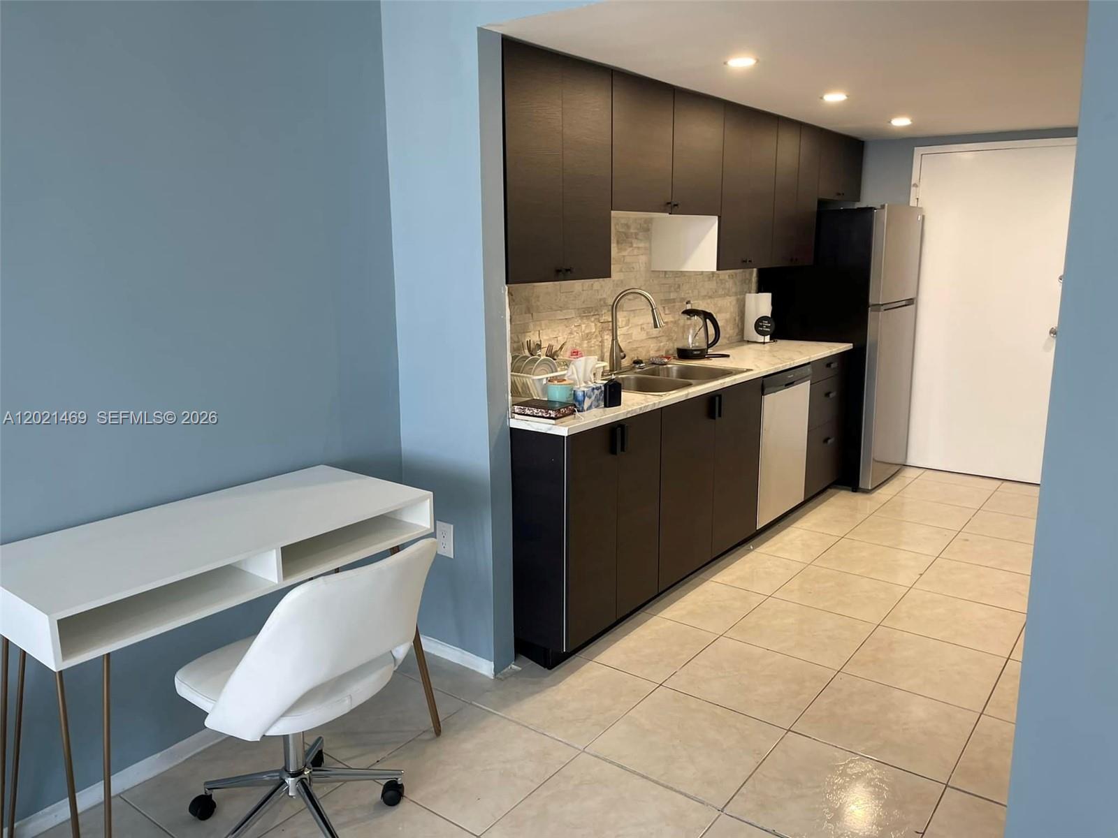 BUCKLEY TOWERS CONDO - EA - Residential
