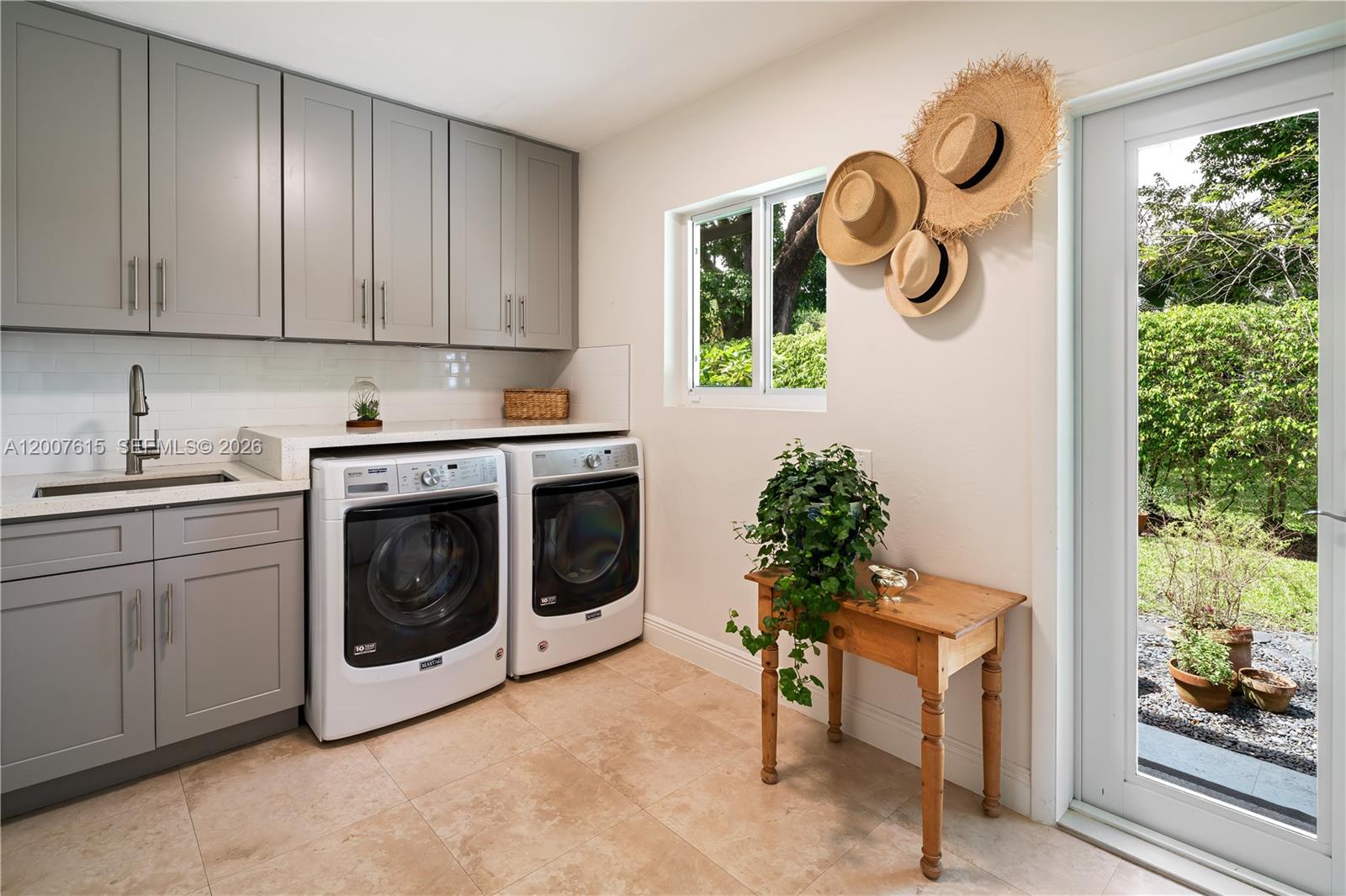 PARIS MANOR EAST - Residential