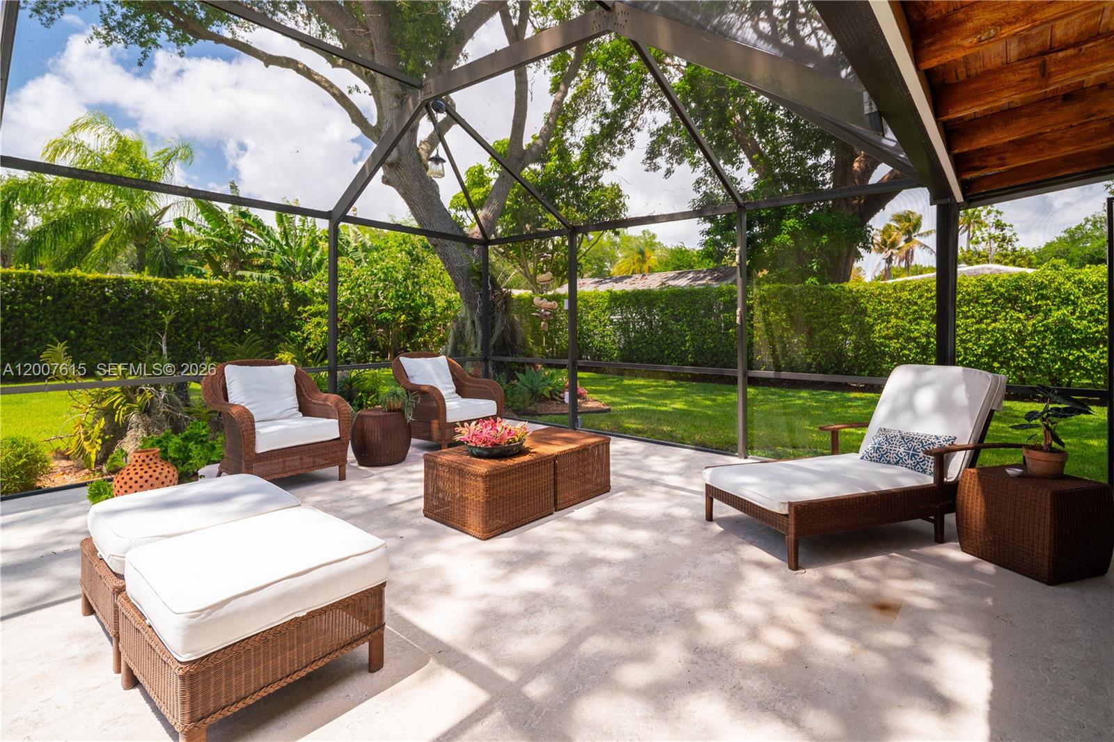 PARIS MANOR EAST - Residential