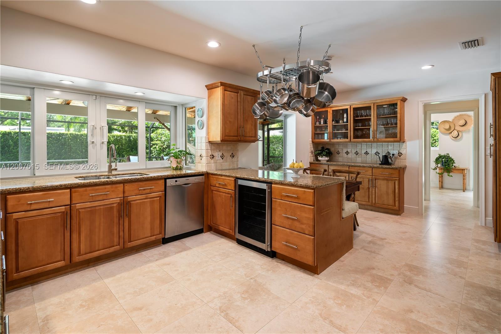 PARIS MANOR EAST - Residential