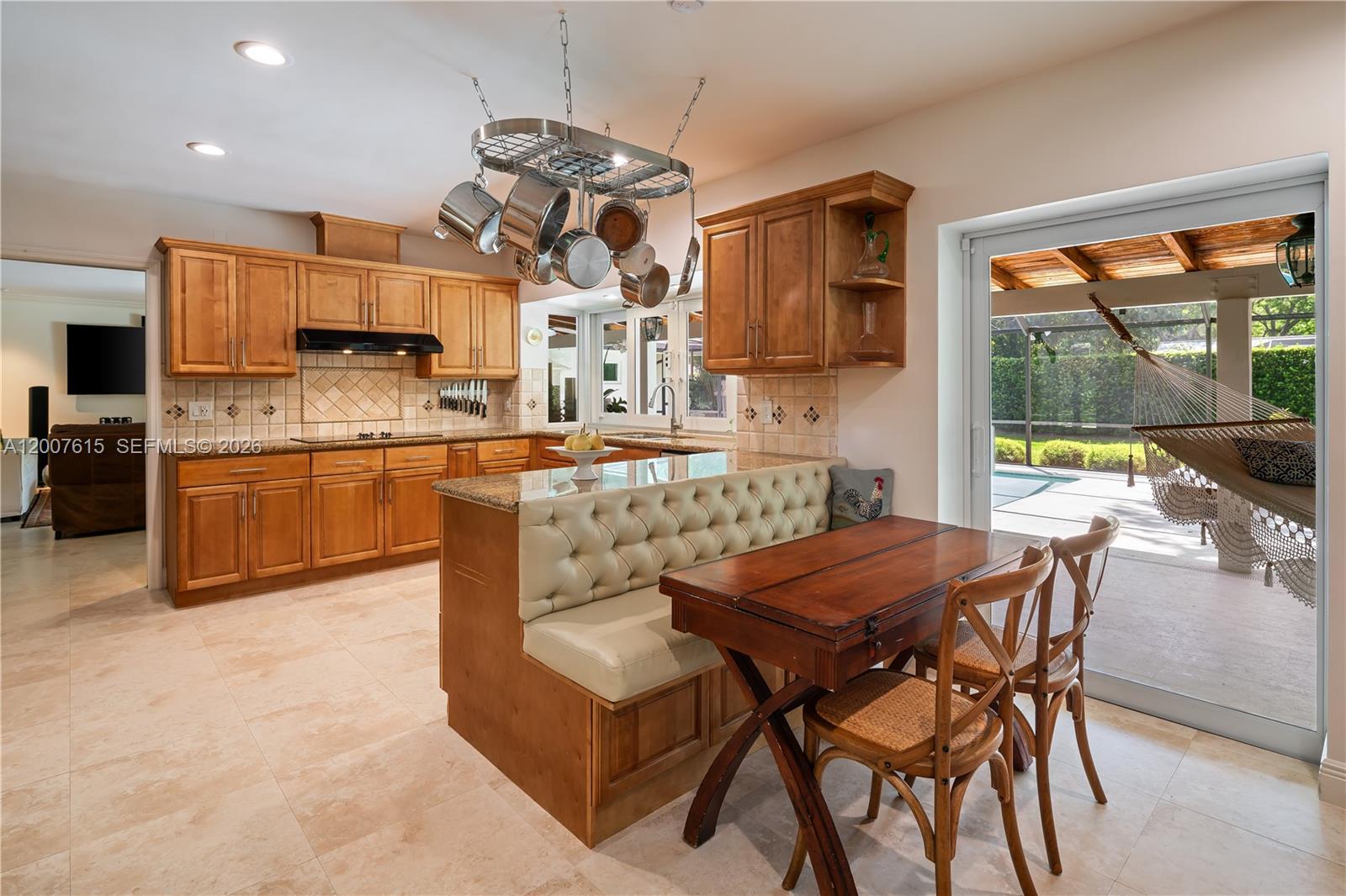 PARIS MANOR EAST - Residential